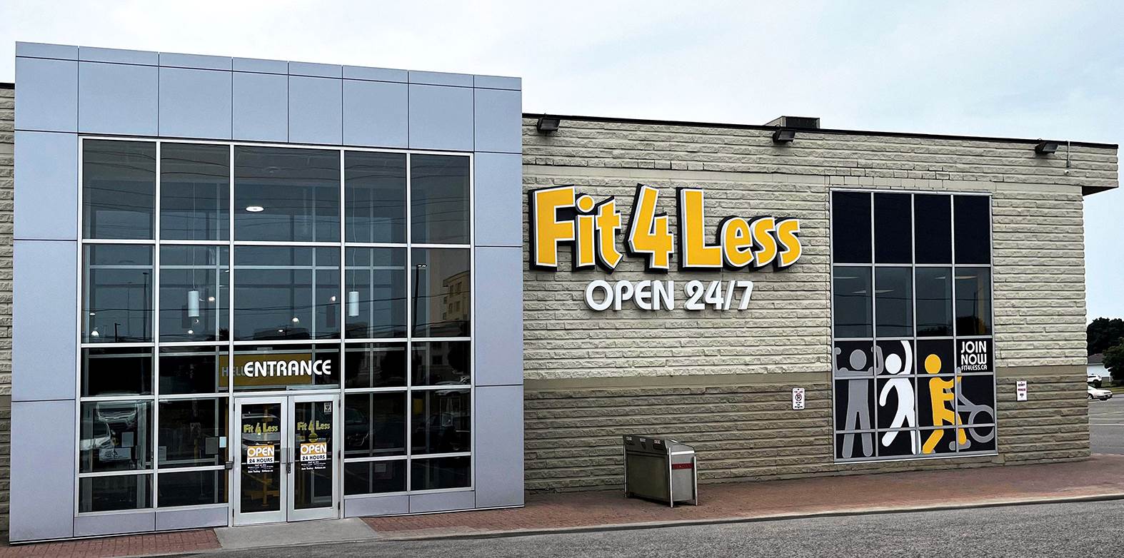 Exterior of a 24/7 Fit4Less Gym