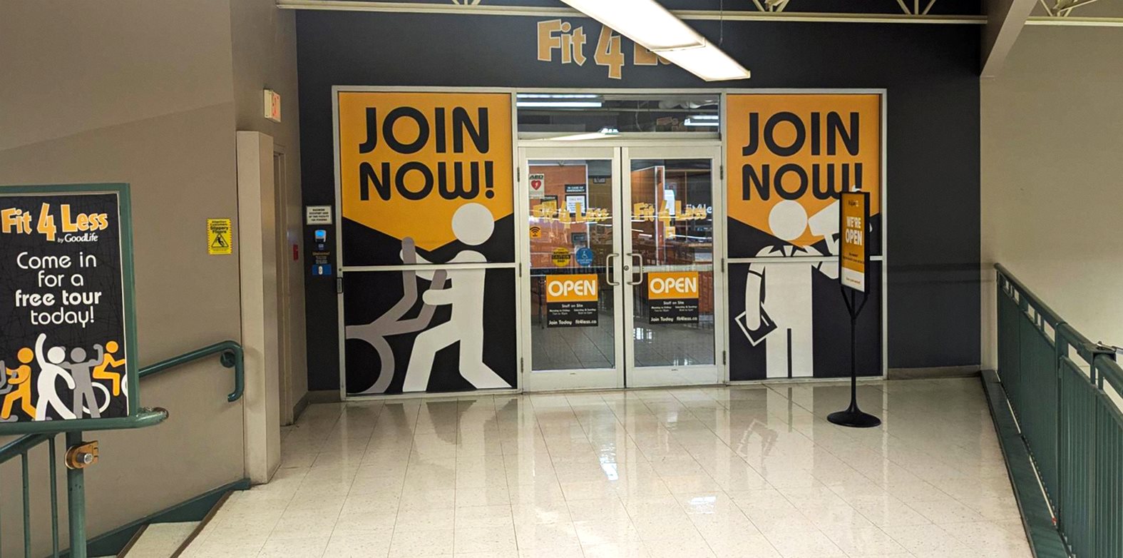 Exterior of a 24/7 Fit4Less Gym