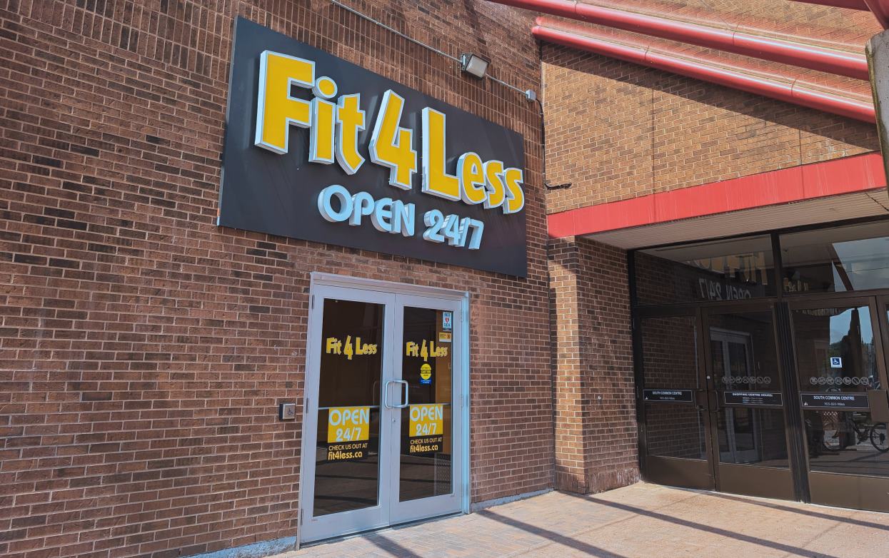 Exterior of a 24/7 Fit4Less Gym
