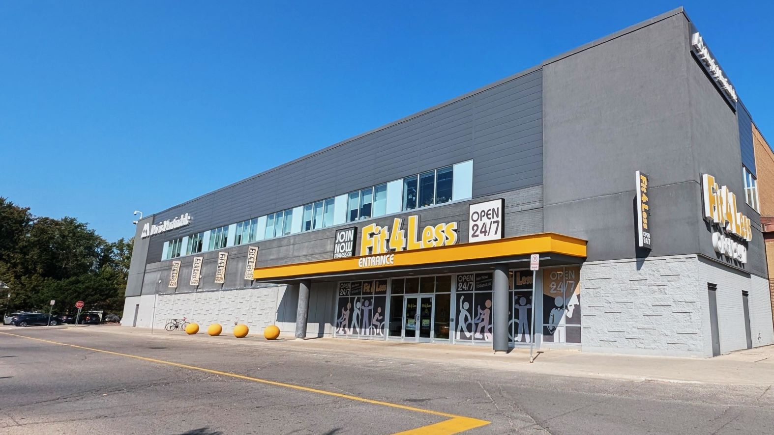 Exterior of a 24/7 Fit4Less Gym