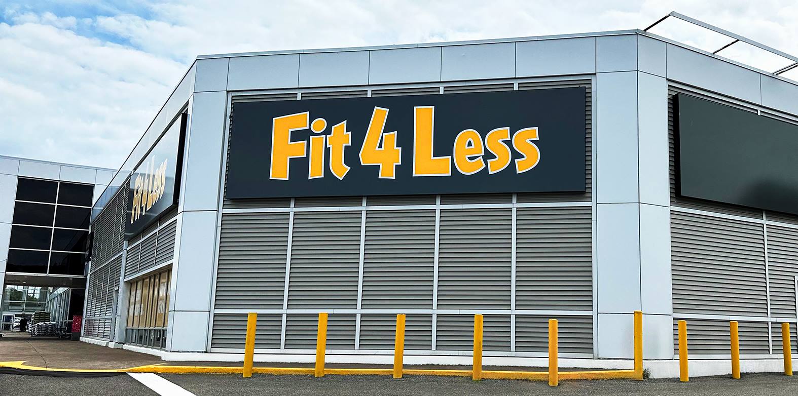 Exterior of a 24/7 Fit4Less Gym