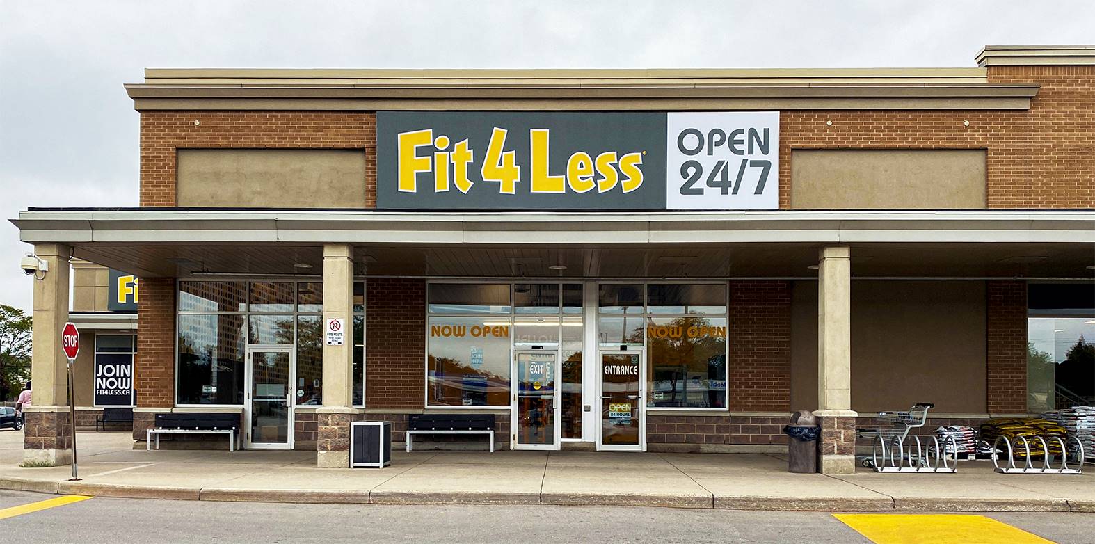 Exterior of a 24/7 Fit4Less Gym