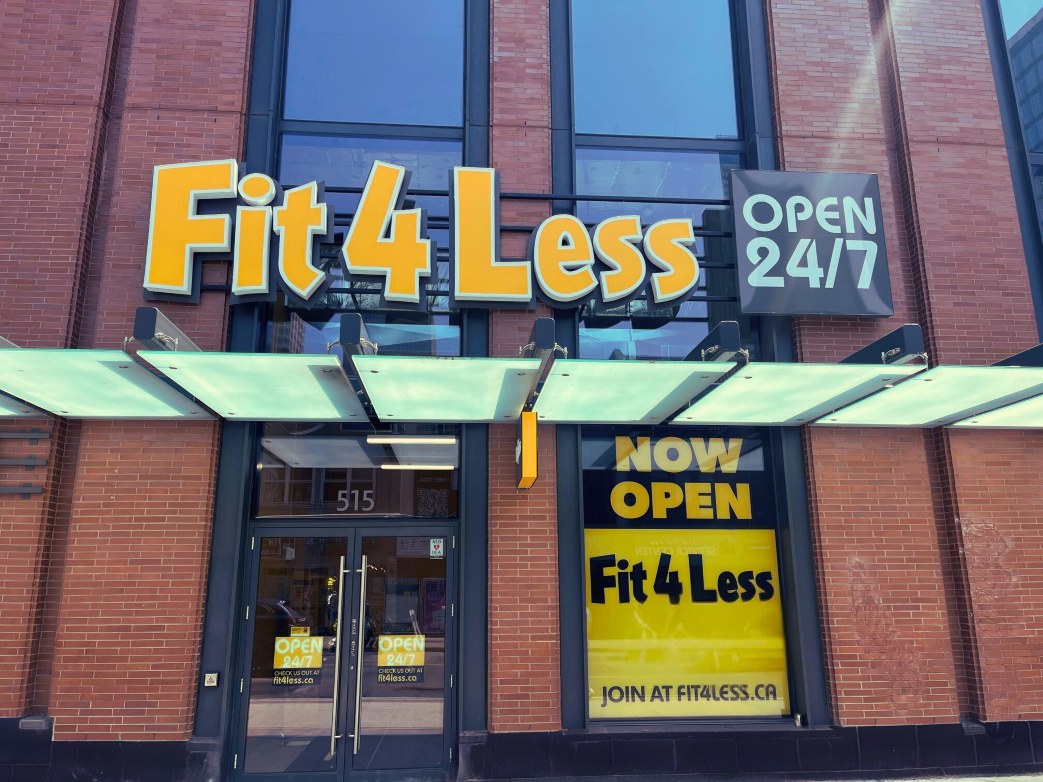Exterior of a 24/7 Fit4Less Gym
